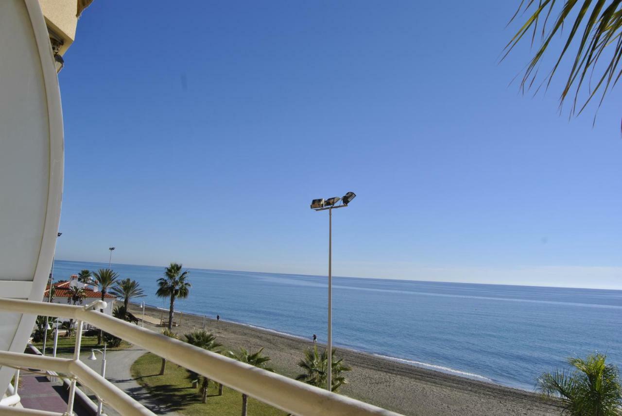 Apartamento Frente Al Mar,Primera Linea Rincón de la Victoria Eksteriør bilde