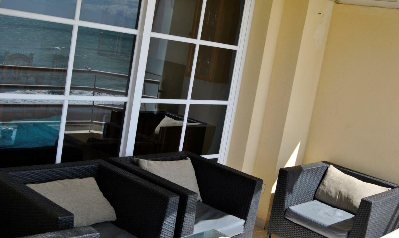 Apartamento Frente Al Mar,Primera Linea Rincón de la Victoria Eksteriør bilde