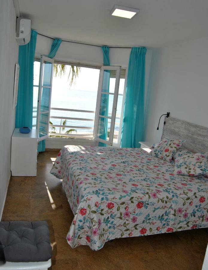 Apartamento Frente Al Mar,Primera Linea Rincón de la Victoria Eksteriør bilde